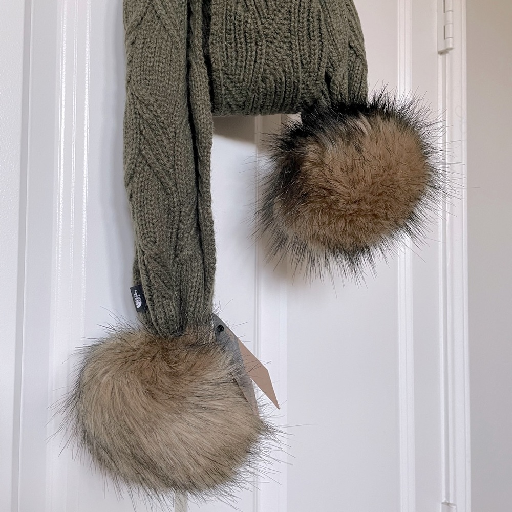 Women's The North Face Fur Pom Scarf NWT